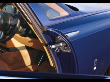 The Ultimate Guide to Rolls-Royce Umbrellas: Luxury, Color, & the Pursuit of Perfection